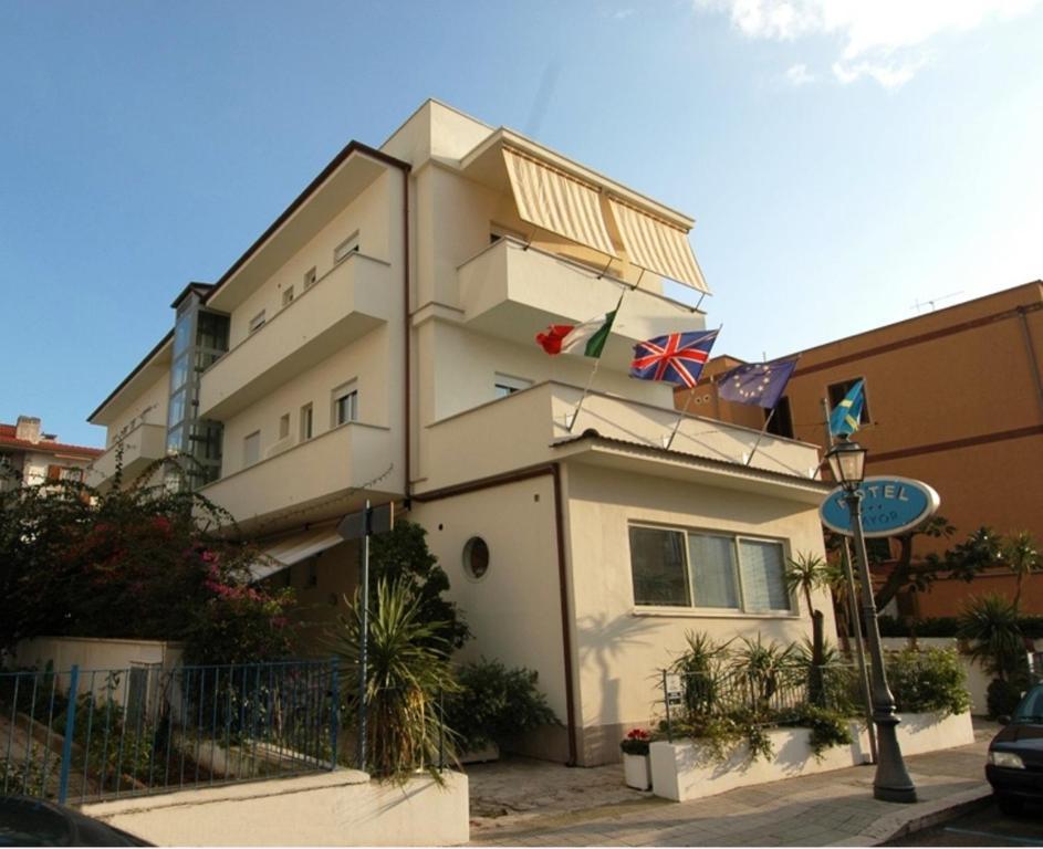 ספרלונגה Hotel Mayor מראה חיצוני תמונה